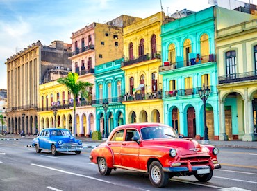 Lose yourself in the crumbling colonial time trap of dazzling Habana Vieja