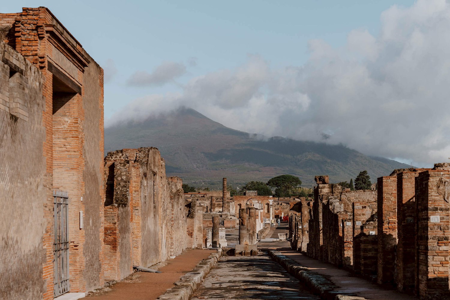 Experience the vibrant life and hellish death of Pompeii