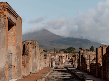 Experience the vibrant life and hellish death of Pompeii