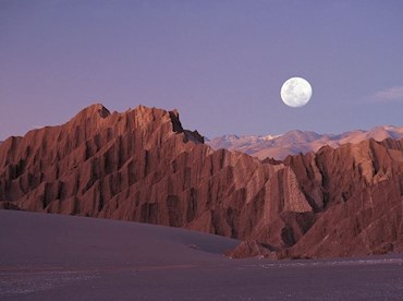 Stargaze in the magnificent empty expanse of the Valle de la Luna