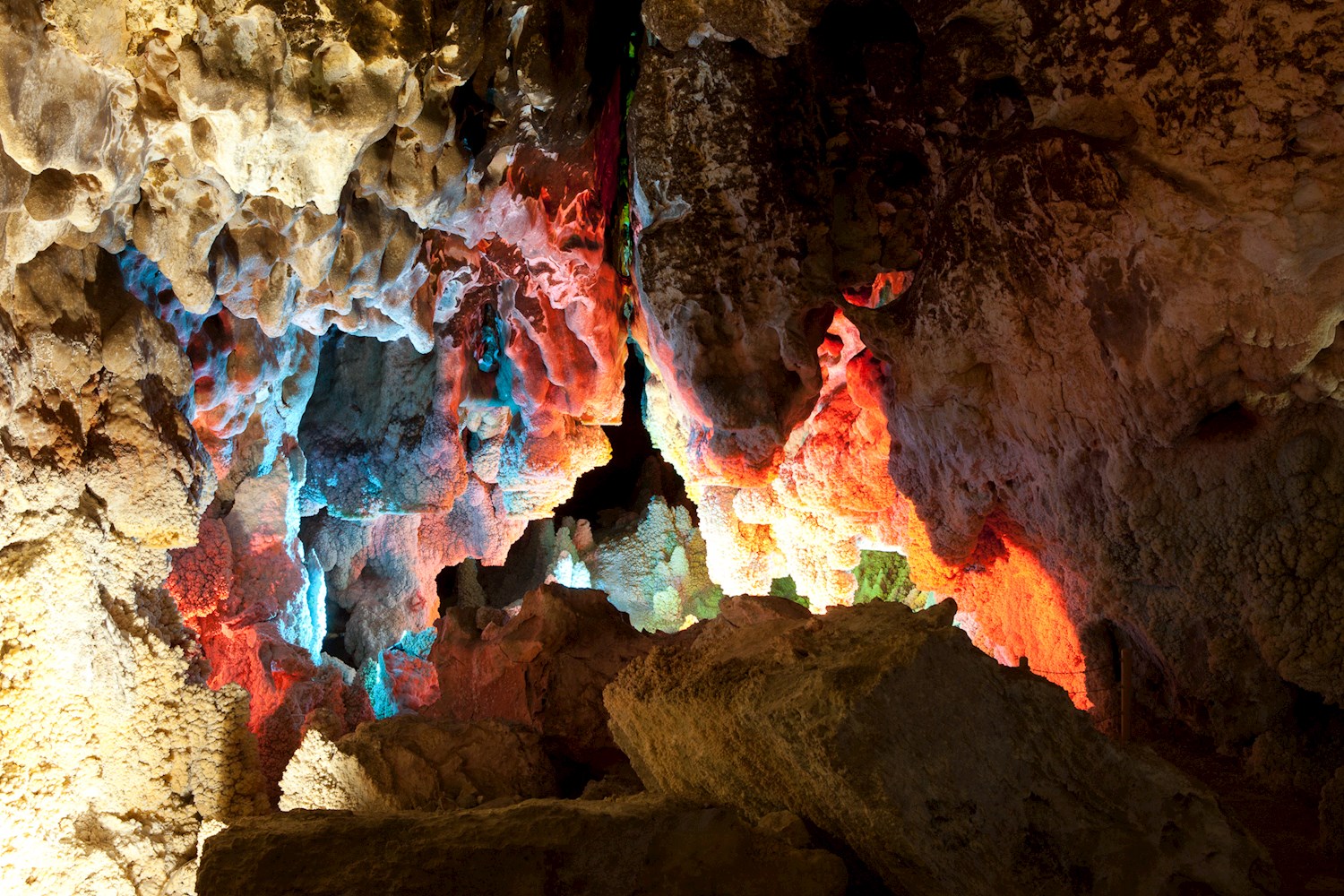 Visit Chal Nakhjir Cave in Markazi Province whenever you come to Iran