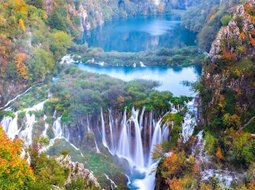 Be absorbed by a turquoise water world at Plitvice Lakes National Park