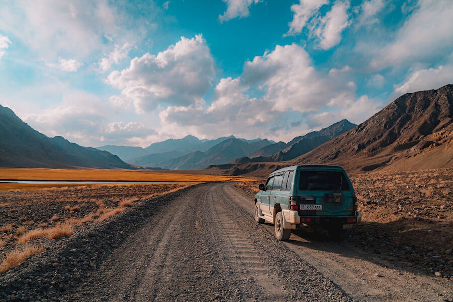 Drive the roof of the world on the Pamir Highway