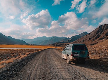 Drive the roof of the world on the Pamir Highway