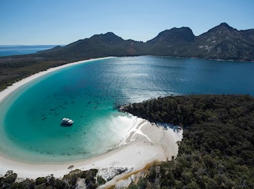 Breathe deep in Freycinet National Park & Wineglass Bay