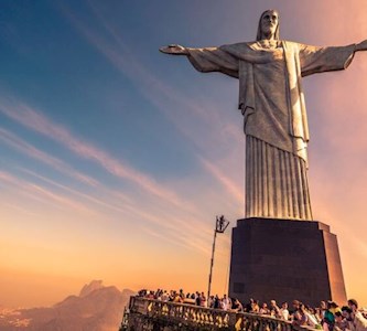 Pay a visit to the Lord on high at Cristo Redentor