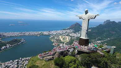 Pay a visit to the Lord on high at Cristo Redentor