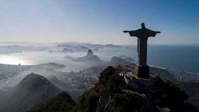 Pay a visit to the Lord on high at Cristo Redentor