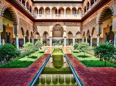 Stroll chameleonic chambers in Seville's Real Alcázar