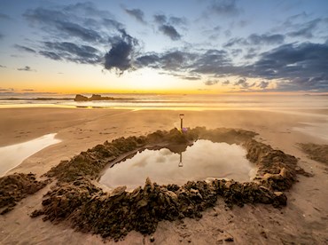 Dig your own spa at Hot Water Beach