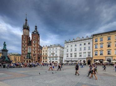 Hear the trumpets blow at Rynek Glówny