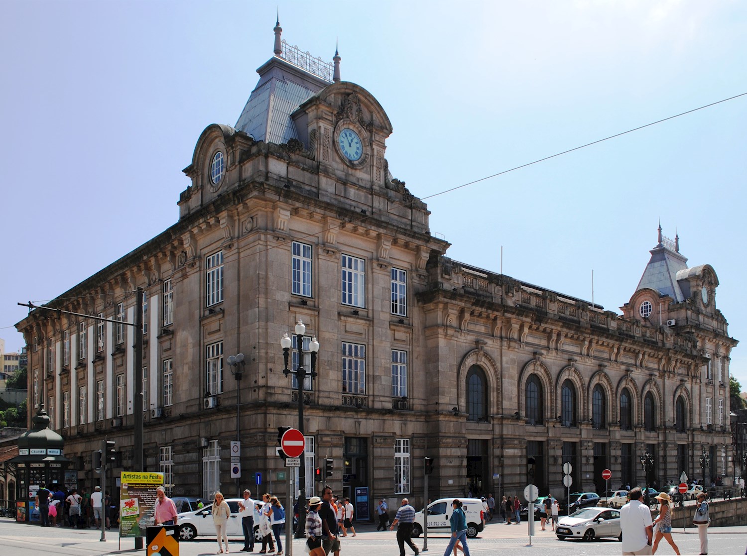 Hit the tiles at Porto's beautiful São Bento station