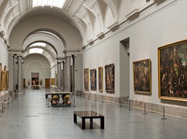 Worship spectacular paintings in the Museo del Prado