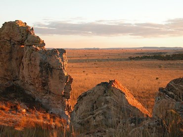 Discover Parc National d'Isalo's desert playground